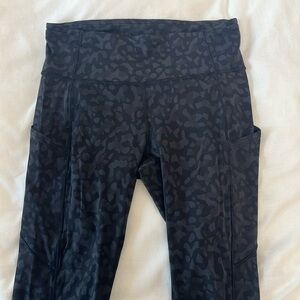 Lululemon leggings size 8.  Great condition